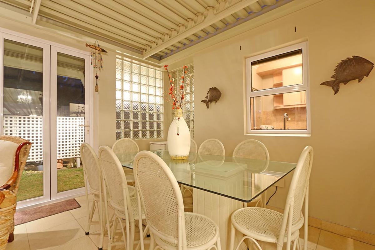 Bayview 30 By Hostagents Villa Bloubergstrand Exterior photo