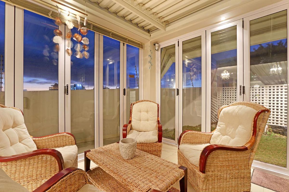 Bayview 30 By Hostagents Villa Bloubergstrand Exterior photo